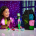 Set de joc Monster High Neon Frigh „Ghoulia Yelps și Secrete din șifonier”