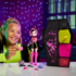 Set de joc Monster High Neon Frigh „Draculaura și Secrete din șifonier”