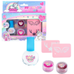 Set pentru tatuaje colorate Set pentru tatuaje colorate va fi un cadou extraordinar pentru fetițe.Caracteristici:- include tot ce este necesar pentru ca fiecare fată să se simtă adultă;Notă: Acest set este fabricat din materiale de calitate și sigure, dezvoltate special pentru pielea sensibilă a copiilor. Cu toate acestea este posibilă o reacție individuală. Vă recomandăm să efectuați un test înainte de prima utilizare: aplicați o cantitate mică de produs pe o zonă de piele (de exemplu, pe încheietura mâinii) și așteptați 24 de ore. Dacă nu apar roșeață sau iritații, produsul poate fi utilizat.