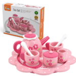 Veselă din lemn «Set de ceai» Un elegant set roz  de ceai de la Viga 44543 va transforma simplul moment al ceaiului într-o adevărată sărbătoare. Acest set include tot ce este necesar pentru o cină cu ceai: tavă, ceainic, zaharniță, lapte, două cești cu farfurii și două lingurițe de ceai. Culoarea roz și materialul din lemn fac acest serviciu de ceai deosebit de atrăgător și plăcut la atingere.Serviciul de ceai nu este doar un jucărie frumoasă, ci și un instrument excelent de dezvoltare pentru micuțul dumneavoastră. Pentru vârsta de 18 luni și mai mult, el stimulează dezvoltarea imaginației și a fanteziei, încurajează jocurile de rol și contribuie la dezvoltarea abilităților sociale. Interacțiunea cu serviciul de ceai are, de asemenea, un impact benefic asupra stării emoționale a copilului, subliniind importanța jocurilor de rol în procesul său de educare.Caracteristici: 	Setul include tavă, ceainic, zaharniță, lapte, două cești cu farfurii și două lingurițe de ceai. 	Vârstă recomandată: 18 luni și mai mult. 	Culoare: roz. 	Material: lemn.Dezvoltă: 	Imaginația și fantezia. 	Jocurile de rol. 	Abilitățile sociale. 	Starea emoțională pozitivă.