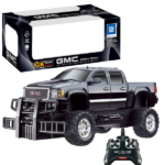 GMC Sierra Denali 1:24 на пульте управления, 3 цвета Радиоуправляемый GMC Yukon Denali  - это потрясающий автомобиль, отличающийся высокими показателями проходимости трассы, проложенной на пересеченной местности. Машинка на радиоуправлении станет отличным подарком для юного любителя гонок. В наличие 3 цвета.В комплекте: 	машинка 	пульт управленияМашинки на радиоуправлении являются одними из первых игрушек, которые показывают ребенку, что некоторые вещи зависят только от него. Это становится своеобразной подготовкой к принятию решений в жизни и развивает такие качества: 	мелкая моторика; 	логика; 	быстрое принятие решений; 	умение брать на себя ответственность; 	концентрация и внимательность.Реальная игрушка, которую можно подержать в руках, отлично заменяет компьютерные игры и виртуальную реальность. Дети открыты всему новому, поэтому прогулка на свежем воздухе с любимой игрушкой пойдет только на пользу.