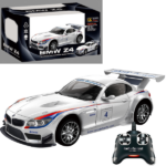 BMW Z4 1:24 на пульте управления Радиоуправляемый BMW Z4 - это потрясающий автомобиль, отличающийся высокими показателями проходимости трассы, проложенной на пересеченной местности. Машинка на радиоуправлении станет отличным подарком для юного любителя гонок.В комплекте: 	машинка 	пульт управленияМашинки на радиоуправлении являются одними из первых игрушек, которые показывают ребенку, что некоторые вещи зависят только от него. Это становится своеобразной подготовкой к принятию решений в жизни и развивает такие качества: 	мелкая моторика; 	логика; 	быстрое принятие решений; 	умение брать на себя ответственность; 	концентрация и внимательность.Реальная игрушка, которую можно подержать в руках, отлично заменяет компьютерные игры и виртуальную реальность. Дети открыты всему новому, поэтому прогулка на свежем воздухе с любимой игрушкой пойдет только на пользу.