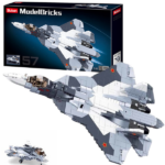 Set de construcție „Avion reactiv de vânătoare 2 în 1”, gri, 1530 elem. Setul de construcție de la Sluban Model Bricks „Avion reactiv de vânătoare 2 în 1”, vă permite să asamblați un model avia realist. Setul include 1 minifigurină.  Piesele din plastic sunt de înaltă calitate, toate elementele designului se unesc în mod fiabil între ele și pot fi demontate ușor. Setul este compatibil cu modele de construcție de la producători mondiali, inclusiv Lego. 	Număr de piese: 1530 	Copilul nu numai că se va bucura de procesul de asamblare, dar se va putea juca și cu modelul finisat. 	Lungimea modelului asamblat: I 22,8 сmII 45,2 сmConstructorul este o jucărie educațională minunată. Un set bun de construcție pentru copii deschide spațiu pentru creativitate, oferă copilului posibilitatea de a-și arăta abilitățile și ajută la dezvoltarea acestora. Produsul este fabricat din plastic ecologic și respectă standardele sanitare și tehnice și standardele de calitate.Setul de construcție Sluban este un cadou minunat pentru un copil. Asamblarea unui set de construcție este o activitate fascinantă atât pentru băieți, cât și pentru fete. Un copil poate construi o mașină, un castel sau o fortăreață cu propriile mâini și apoi să se joace cu ele. Seturile de la producătorul Sluban dezvoltă gândirea logică și percepția tridimensională a copilului