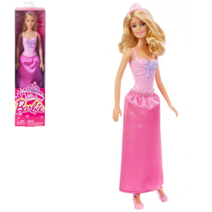 Кукла Barbie «Принцесса», в ассортименте Эти прекрасные принцессы Barbie в чудесных платьях готовы к королевскому приему и другим сказочным приключениям! Каждая кукла имеет чудесный рисованный корсет, украшенный оригинальным бантом и уникальными отделками, и сияющую юбку в тон. Чудесные туфли и прекрасная тиара довершают сказочный образ принцесс.