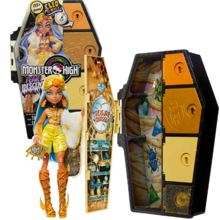 Игровой набор Monster High «Клео де Нил и Секреты в ее шкафу «, с аксессуарами Школа монстров представляет новую линейку кукол с оригинальными персонажами, свежими образами и тематическими аксессуарами, вдохновляющими на рассказ историй и причудливо-сказочные игры с модой. Каждая кукла Monster High отличается детализированным внешним видом, страшно шикарной обувью и классными тематическими аксессуарами, соответствующими уникальному характеру.Кукла Клео Де Нил и ее модные сюрпризы сияют невероятно гламурными металлическими деталями в этом устрашающем издании Skulltimate Secrets! Откройте ее шкафчик и найдите чудесно мумифицированные находки.У Клео Де Нил блестящий золотистый макияж и пряди волос. Ее по-настоящему шикарная одежда соответствует ее уникальному образу мумии и поощряет смешение и сочетание стилей!От мехового палантина и элегантного тюрбана до сумочки и украшений — в Skulltimate Secrets есть множество предметов, которые пробуждают воображение и выражают стиль. Объедините их, чтобы создать более 125 образов!После распаковки используйте шкафчик в форме гроба, чтобы рассказывать захватывающие истории, а также хранить куклу Клео Де Нил, всю ее одежду и аксессуары. Цвета и украшения могут отличаться