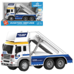 1:16 Vehicul de serviciu aeroportuar (lumini /sunete) Copilul dumneavoastră poate să se joace în siguranță, punând imaginația în lucru și să fie un șofer al automacaralei pentru a desavârși lucrările șantierului. Formele speciale și culorile vii încurajează copilul să exerseze și să se joace, stimulând astfel dezvoltarea individuală. Execuția robustă și culorile vibrante vor atrage cu siguranță atenția și curiozitatea oricărui copil.Mașina automacara cu braț și cârling, cu sunete și lumini are urmatoarele caracteristici: emite sunete și lumini de atenționare, la fel ca o mașină adevarată din domeniul construcțiilor. Sunetele specifice pot fi acționate prin 4 butoane plasate deasupra cabinei. Roțile sunt de cauciuc. Fabricat din material plastic de înaltă calitate. Mașina este construită la o scara de 1:12. Mașinuța este dotată cu motor cu fricțiune, astfel, ea va fi împinsă puțin și datorită fricțiunii ea se va deplasa o mare distanță pe direcția înainte. Pentru a executa lucrările de pe șantier, cabina de comandă a brațului automacaralei se poate roti cu ușurința.Jucăria este alimentată de baterii: 3 x AG13 (bateriile sunt incluse).