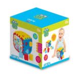 Cub IQ O jucărie interactivă pentru cei mici, care ajută la dezvoltarea gândirii logice, a motricității și a coordonării.Caracteristici: 	Cub cu orificii pentru forme de diferite tipuri. 	Include 18 piese colorate: figuri și cub. 	Ajută la învățarea formelor, culorilor și primelor litere. 	Material rezistent și sigur, ideal pentru copii. 	Dimensiune perfectă pentru mâinile mici.Avantaje: 	Dezvoltă coordonarea mâinilor și ochilor. 	Stimulează gândirea logică. 	Potrivit pentru copii de la 3 ani.O jucărie care face învățarea distractivă și plăcută!
