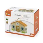 Set de joc „Veterinarul și spitalul pentru animale” Set pentru joc de rol "La veterinar". Setul include 19 piese: medic veterinar, asistenta, seringa, pieptene, termometru, stetoscop, mancare pentru catei si alte accesorii. Toate piesele incap in casuta mobila, usor de montat si transportat. Catelusul bolnav trebuie consultat, pisica trebuie ingrijita... copiii pot crea nenumarate scene. Jocul de rol "La veterinar" ii ajuta pe cei mici sa devina responsabili si sa invete cum sa aiba grija de propriile animale de companie. De asemenea, le este cultivata dragostea pentru animale. Jocul dezvolta abilitatile sociale si motricitatea. Jucarie educativa din lemn, Montessori. Dimensiuni: 24 X 17.5 X 13 cm Varsta recomandata: 3 ani+ *AVERTISMENT! Toate jucariile marca VIGA sunt fabricate din lemn de calitate cu vopsele si cerneluri non-toxice, supuse testelor de siguranta respectand standardele pentru jucarii ale Uniunii Europene EN71 si ASTM. Nu lasati ambalajul produsului la indemana copiilor. Indepartati orice ambalaj al produsului inainte de a da jucaria copilului. Va recomandam sa supravegheati copilul in timp ce se foloseste produsul. Pastrati instructiunile si etichetele pentru referinte viitoare. Feriti produsul de foc, temperaturi ridicate si umiditate.