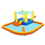 Bestway Надувной игровой центр Beach Bounce 365х340х152см, 1128л, 3+ Игровой центр Bestway Beach Bounce 53381 наполнит радостью и весельем летние каникулы детей! Гигантский батут с сетчатыми защитными стенами идеально подойдет для наполненных энергией детей, чтобы прыгать и играть на природе. Так же он оснащен горкой, которая ведет в гигантский бассейн, и разбрызгивателем, который создает стену воды для детей, чтобы бегать и прыгать через нее, ваши малыши будут на столько счастливы, что станут выпрашивать выйти поиграть на улицу! Обладая двойной прошивкой для большей прочности Beach Bounce идеально подходит для вечеринок, встреч и жарких летних дней из года в год! Надувной водный центр Бествей Beach Bounce 53381 станет идеальной покупкой для родителей, взяв на себя важные обязанности по развлечению детей.Особенности:• Собирается легко и без инструментов• Легко перевозится• Безопасность• Яркая расцветкаКомплектация:Игровой центрКомпрессор8 шт. колышковРем. комплектСумка для хранения