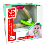 Прорезыватель Hape • Игрушка рекомендована для ребенка с рождения.• Треугольник для прорезывания зубов изготовлен из силикона, не содержащего бисфенол-А.• Развивает мелкую моторику и тактильность.Hape — один из крупнейших в мире производителей игрушек. Бренд руководствуется философией, что будущее принадлежит нашим детям, и создает игрушки, которые вдохновляют на игру и изучение мира, в котором мы живем. Все продукты соответствуют строгим международным стандартам качества и безопасности.