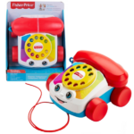 Fisher-Price Telefonul Vesel FISHER PRICE TELEFON PLIMBARET CU SUNETECaracteristici:-Acest nou telefon de jucarie asigura multiple moduri de distractie de tip stai si joaca-te sau sus si trage!-Ring – ring!-Spune si tu Buna ziua noului telefon plimbaret de la Fisher Price!-Aceasta jucarie clasica are acum un nou design modern dar este la fel de distractiva si arata la fel de bine ca intotdeauna – cu fata sa adorabila, cadranul de apelare ce se invarte voios, sunetele de apelare si ochii care se misca in sus si in jos in timp ce piticul tau il trage dupa el.-Cablul atasat la receptor ne asigura ca nu se pierde!-Telefonul de jucarie pentru cei mici incurajeaza jocul pe roluri timpuriu iar bebelusul poate sa profite si de multe beneficii de dezvoltare.-Cadranul de apelare ii face cunostinta cu numerele si numaratoarea de la 1 la 9 si ajuta la dezvoltarea functiilor motorii fine.-Abilitatile motorii sunt puse la treaba de activitatea amuzanta de a trage telefonul dupa sine,iar culorile si sunetele stimuleaza simturile bebelusului.-Dimensiuni: 19,5 x 10,7 x 16 cm.-Greutate:0,490 kg.-Varsta recomandata: 12 luni +.