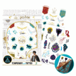 Set de tatuaje temporare pentru copii «Harry Potter: Simboluri», 45 buc. Vă prezentăm un set de tatuaje temporare pentru copii cu personajele preferate din „Harry Potter”. Setul conține 45 de tatuaje colorate (2 foi), care strălucesc în întuneric și sunt foarte ușor de aplicat. Toate ilustrațiile sunt de calitate și originale.Tatuajele sunt așezate pe două foi, pe o bază de hârtie. Recomandat pentru copii de la 3 ani.Un set viu colorat și elegant, care cu siguranță va atrage atenția micilor fani ai universului Harry Potter!