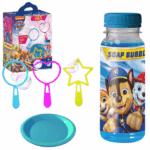 Set pentru baloane de săpun «Patrula cățelușilor», 150 ml Scufundă-te într-o lume a distracției cu baloanele de săpun Patrula cățelușilor!Copiii pur și simplu adoră să se joace cu aceste bule, care le aduc o distracție și o bucurie incredibile.Lăsați-i pe cei mici să se cufunde în lumea minunată a jocului cu baloanele noastre de săpun Patrula cățelușilor și vedeți-i cum se distrează și zâmbescSetul conține: 	soluție cu săpun — 150 ml 	tăviță 	trei bețișoare din plastic modelate