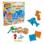Кинетический песок «Морской мир из песка» Игровой набор Play Toys "Морской мир из песка" предлагает детям отправиться в подводное приключение с мягким песком ярких цветов и формочками на морскую тематику. В набор входят синий и оранжевый песок, а также формочки для создания дельфинов, морских коньков и других обитателей океана. Это идеальное развлечение для детей, любящих творческие игры.Особенности: 	Синий и оранжевый песок для создания фигур на морскую тематику. 	Формочки для морских существ и инструмент для лепки. 	Безопасный и нетоксичный состав, подходящий для маленьких детей. 	Развивает сенсорные навыки, творческое мышление и мелкую моторику. 	Без глютена и протестирован для безопасного и увлекательного использования.Оживите чудеса океана с этим простым в использовании песком, создавая морских существ весело и увлекательно.