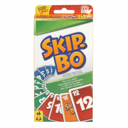 Карточная игра Skip-Bo Skip-Bo – это увлекательная карточная игра на составление последовательностей от создателей UNO! Игроки должны использовать навыки и стратегию, чтобы составлять стопки карт в возрастающем порядке (2, 3, 4…) до тех пор, пока у них не останется карт для хода.После раздачи каждому игроку своей личной колоды начинается игра: участники тянут карты из общего запаса и создают до четырёх игровых стопок. Особые "дикие" карты Skip-Bo могут заменять любое число, помогая выйти из сложных ситуаций и обыграть соперников!Правило победы: первым избавиться от всех карт в своей стопке!Особенности игры: Захватывающая игра на составление последовательностей! Тренирует стратегическое мышление и навыки планирования. Специальные "дикие" карты добавляют неожиданные повороты. Идеальна для семьи и друзей – играйте и соревнуйтесь! В комплекте: 162 карты и инструкция.Возраст: 7+ лет