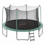 Bestway Батут пружинный с защитой Xtreme Air, 427 х 286 см, до 113кг Детский батут – безопасность, комфорт и радость движения!Поднимите веселье вашего ребенка на новый уровень с детским батутом, который сочетает в себе безопасность, комфорт и незабываемые эмоции от активного отдыха. Этот батут станет любимым местом для игр и развлечений каждого ребенка.Основные характеристики:Безопасность прежде всего Прочная конструкция из оцинкованной стали с порошковым покрытием защищает от коррозии и увеличивает срок службы. Рама с поролоновыми накладками обеспечивает дополнительную защиту от ударов.Комфорт и удобство использования Гибкая и прочная поверхность для прыжков адаптируется к движениям ребенка, обеспечивая плавные и мягкие прыжки. Сетчатое ограждение с L-образным входом и застежкой-молнией гарантирует безопасность при прыжках.Легкость сборки Упрощенная система пружинных и винтовых соединений позволяет быстро и легко собрать батут, чтобы дети могли скорее приступить к игре.Почему стоит выбрать этот батут?Батут – это не только веселая игра, но и возможность развить координацию движений, чувство равновесия и укрепить мышцы. Это идеальный подарок для активных детей, который принесет массу радости и поможет вести здоровый образ жизни.Технические характеристики: Размеры: 427 см x 286 см Максимальная нагрузка: 113 кг Рекомендуемый возраст: 6+Подарите своему ребенку бесконечные часы веселья и наблюдайте, как он открывает для себя радость движения!