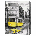 Pictură pe numere 40*50 cm (în cutie) – Tramvaiul galben Setul include:• pânză de bumbac cu o diagramă numerotată a imaginii, pe o ramă de lemn• 3 perii de diferite grosimi• vopsele acrilice numerotate• monturi pentru fixare pe perete
