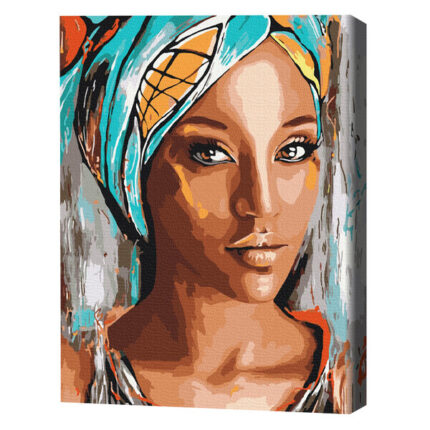 Pictură pe numere 40х50 сm (fără cutie)  – Portretul femeiei africane Setul include: 	pânză de bumbac cu o diagramă numerotată a imaginii, pe o ramă de lemn 	 3 perii de diferite grosimi 	 vopsele acrilice numerotate 	 monturi pentru fixare pe perete