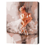 Pictură pe numere 40*50 cm (în cutie) – Balerina într-un nor de tandrețe Setul include:• pânză de bumbac cu o diagramă numerotată a imaginii, pe o ramă de lemn• 3 perii de diferite grosimi• vopsele acrilice numerotate• monturi pentru fixare pe perete
