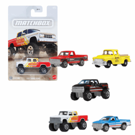 1:64 Коллекционные машинки Matchbox – набор пикапов, (асс.) Этот набор включает в себя миниатюрные модели классических и современных пикапов в коллекционной упаковке. Машинки выполнены в масштабе 1:64 с высокой детализацией и качественным покрытием.Особенности: 	Реалистичный дизайн и прочные материалы. 	Различные модели культовых пикапов. 	Подходит для коллекционеров и для активных игр.Польза:Развивает координацию движений и мелкую моторикуСпособствует творческому мышлению и сюжетной игреПозволяет познакомиться с легендарными автомобилями