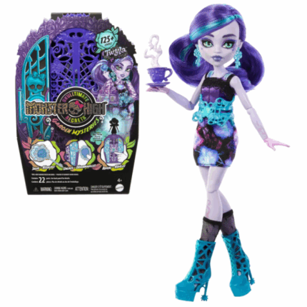 Set de joc Monster High «Twyla și misterele grădinii» Vă prezentăm setul Monster High "Twyla și misterele grădinii". Intrați în lumea misterelor și modei alături de această păpușă unică și numeroase accesorii.​Caracteristicile setului: 	Aventură misterioasă: Folosiți lupa-cheie inclusă pentru a găsi simboluri ascunse pe harta comorii. Aceste simboluri vă vor ajuta să descoperiți peste 19 surprize, inclusiv haine și accesorii. ​ 	Sistem unic de deschidere: După ce ați găsit toate indiciile, asamblați cele trei talismane și introduceți-le la baza dulapului. Glisați talismanul în sus, ca pe un fermoar, pentru a deschide dulapul și a descoperi păpușa Twyla în toată splendoarea ei. ​ 	Numeroase opțiuni de stil: Cu peste 125 de combinații de haine și accesorii, puteți crea diverse ținute pentru Twyla, perfecte pentru o petrecere de ceai în grădină sau alte evenimente. ​ 	Depozitare convenabilă: După joacă, toate elementele setului pot fi păstrate în dulap, asigurând ordine și fiind gata pentru următoarea sesiune de joacă. ​Acest set este ideal pentru copiii de la 4 ani în sus, inspirându-i la jocuri creative și dezvoltarea imaginației.