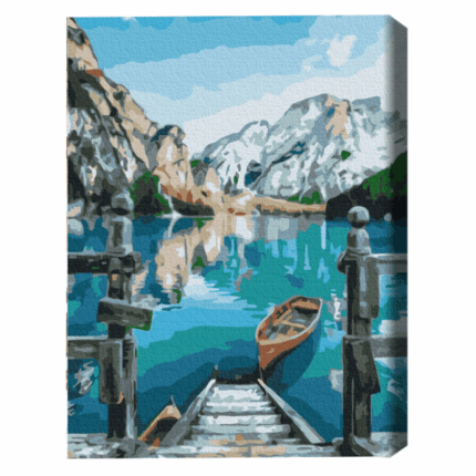 Pictură pe numere 30*40 сm (fără cutie) – Barcă lângă lac Setul include: 	pânză de bumbac cu o diagramă numerotată a imaginii, pe o ramă de lemn 	 3 perii de diferite grosimi 	 vopsele acrilice numerotate 	 monturi pentru fixare pe perete