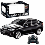 BMW X6 1:24 на пульте управления, 3 цвета Радиоуправляемый BMW X6 - это потрясающий автомобиль, отличающийся высокими показателями проходимости трассы, проложенной на пересеченной местности. Машинка на радиоуправлении станет отличным подарком для юного любителя гонок. Доступен в 3 цветах.В комплекте: 	машинка 	пульт управленияМашинки на радиоуправлении являются одними из первых игрушек, которые показывают ребенку, что некоторые вещи зависят только от него. Это становится своеобразной подготовкой к принятию решений в жизни и развивает такие качества: 	мелкая моторика; 	логика; 	быстрое принятие решений; 	умение брать на себя ответственность; 	концентрация и внимательность.Реальная игрушка, которую можно подержать в руках, отлично заменяет компьютерные игры и виртуальную реальность. Дети открыты всему новому, поэтому прогулка на свежем воздухе с любимой игрушкой пойдет только на пользу.