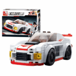 Set de construcție „Cavalerul – mașină de curse”, 152 elem. Setul de construcție de la Sluban Car Club „Cavalerul – mașină de curse”, vă permite să asamblați un model realist a unui automobil. Setul include o minifigurină.  Piesele din plastic sunt de înaltă calitate, toate elementele designului se unesc în mod fiabil între ele și pot fi demontate ușor. Setul este compatibil cu modele de construcție de la producători mondiali, inclusiv Lego. 	Număr de piese: 152 	Copilul nu numai că se va bucura de procesul de asamblare, dar se va putea juca și cu modelul finisat. 	Lungimea modelului asamblat: 12,5 сmConstructorul este o jucărie educațională minunată. Un set bun de construcție pentru copii deschide spațiu pentru creativitate, oferă copilului posibilitatea de a-și arăta abilitățile și ajută la dezvoltarea acestora. Produsul este fabricat din plastic ecologic și respectă standardele sanitare și tehnice și standardele de calitate.Setul de construcție Sluban este un cadou minunat pentru un copil. Asamblarea unui set de construcție este o activitate fascinantă atât pentru băieți, cât și pentru fete. Un copil poate construi o mașină, un castel sau o fortăreață cu propriile mâini și apoi să se joace cu ele. Seturile de la producătorul Sluban dezvoltă gândirea logică și percepția tridimensională a copilului