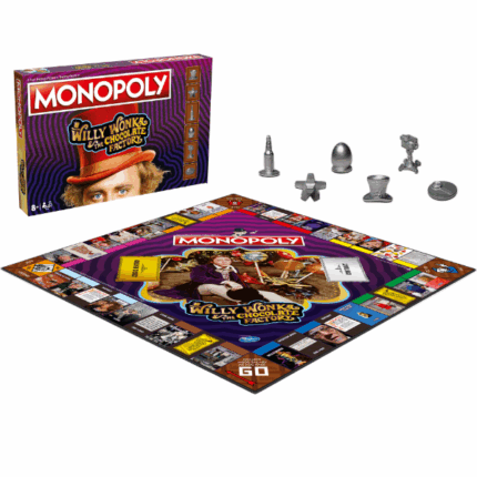 Joc de masă Monopoly «Willy Wonka și fabrica de ciocolată» (en) „Un strop de nebunie e prețuit chiar și de cei mai înțelepți...”Călătorește prin lumea fermecată a lui Willy Wonka în această ediție specială a jocului clasic MONOPOLY: Willy Wonka & Fabrica de Ciocolată! Adună momente din filmul muzical clasic din 1971: camerele din fabrică, cântecele Oompa-Loompa, părinții și elemente delicioase precum tapetul care se linge!Joacă cu unul dintre cele 6 jetoane metalice speciale, inclusiv ou de aur, gobstopper-ul etern și băutura plutitoare, și vizitează locații iconice precum Râul de ciocolată și Cascada. Construiește-ți propria imperie a ciocolatei cumpărând seturi de culori și extinzându-ți fabrica. Cărțile Biletul de Aur și Contractul îți pot schimba soarta — în bine sau în rău! Fii atent la Camera de depozitare și Camera invențiilor, care te pot costa o avere în fondante!Caracteristici principale: 	Perfect pentru fanii lui Willy Wonka și iubitorii de dulciuri 	Pentru 2–6 jucători, vârsta recomandată: 8+ 	6 pioni metalici unici, inspirati din film 	Planșă de joc spectaculoasă cu Willy Wonka (Gene Wilder) 	Construiește camere și fabrici pentru a-ți mări imperiul 	Cărțile eveniment pot aduce recompense sau penalizăriVârstă recomandată: 8+Număr de jucători: 2–6