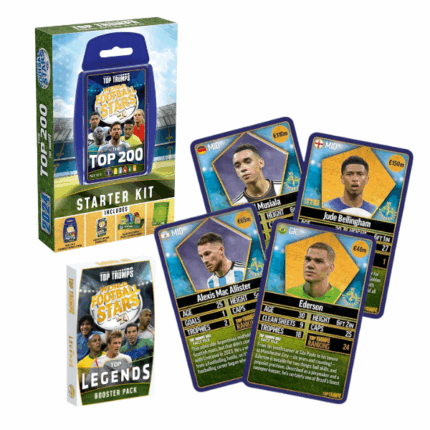 Настольная игра Top Trumps «World Football Stars 200» (стартовый набор) Top Trumps: World Football Stars – Top 200 Starter Kit — это коллекционная карточная игра для поклонников футбола всех возрастов. Внутри — 200 карт с самыми известными звёздами мирового футбола: от легенд до восходящих талантов. Игроки сравнивают характеристики игроков (например, голы, техника, возраст), чтобы выиграть карты соперников. Стартовый набор включает удобный пластиковый футляр, правила и карты для начала игры. Это отличная возможность узнать больше о футболистах и весело провести время.Начни собирать всех лучших футболистов мира с набором Top Trumps TOP 200! В коллекции — игроки из Англии, Европы, США, Германии, Испании, Ближнего Востока, среди них и мужчины, и женщины. Всего доступно 6 коллекционных паков, в стартовом наборе — первый.Что в комплекте? 	1 колода карт Top Trumps 	1 бустер-пак «Легенды» 	1 стенд-дисплей для коллекции 	1 командный лист TTXI (на котором вы можете составить свою собственную команду мечты из карточек игроков, входящих в коллекцию) 	1 оригинальная коробка: 17 x 5 x 27 cmИгра подходит детям с 6 лет и взрослым.