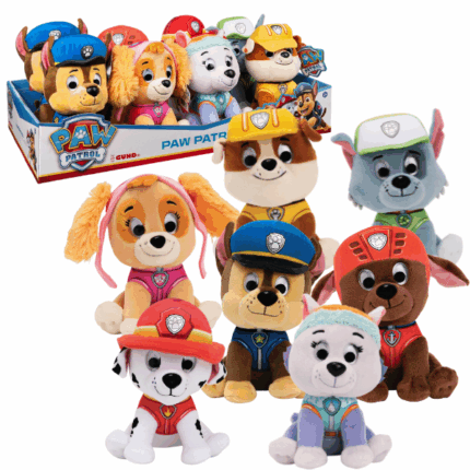 Мягкая игрушка Gund «Щенячий Патруль», 15 см (асс.) Знакомьтесь с героями любимого мультфильма «Щенячий патруль»! Эти очаровательные щенки-спасатели всегда готовы прийти на помощь — будь то пожар, авария или спасение кота с дерева. Каждая собачка представляет важную профессию: полицейский, пожарный, строитель и другие. Эти плюшевые щенки высотой 15 см одеты в свою фирменную форму и готовы к любым приключениям.Мягкие игрушки из серии Щенячий Патруль — это идеальные спутники для детских игр и сна. Они выполнены из высококачественных, безопасных для детей материалов, приятны на ощупь и подойдут для малышей любого возраста.Эта игрушка станет не только прекрасным подарком, но и поможет развивать доброту, чувство ответственности и заботу о ближнем.