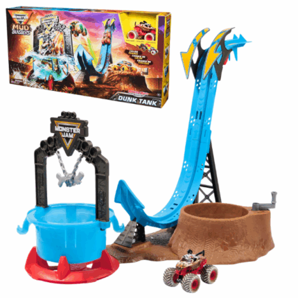 Set de joacă Monster Jam „Mud Blasters” 1:64 Cufundă-te în lumea cascadoriilor amețitoare cu setul Monster Jam "Mud Blasters"! Acest set este perfect pentru copiii de la 3 ani în sus și reprezintă un cadou excelent atât pentru băieți, cât și pentru fete.Setul include o rampă de lansare, un bazin miniatural și un camion monstru unic — Monster Mutt Dalmatian la scară 1:64. Lansează camionul pe rampă direct în bazinul cu apă caldă și privește cum se întâmplă magia — stratul de noroi dispare, dezvăluind un design curat și strălucitor. Iar dacă îl scufunzi în apă rece, „noroiul” reapare!Compatibil cu toate camioanele Mud Blasters la scară 1:64, acest set este ideal pentru jocuri de rol, dezvoltarea motricității fine și stimularea imaginației. Transformarea cu apă face jocul captivant și reutilizabil.Cadoul perfect pentru o zi de naștere, o sărbătoare sau pur și simplu o surpriză plăcută. Monster Jam: Dalmatian Dunk Tank nu este doar o jucărie — este o sursă nesfârșită de distracție și creativitate pentru copilul tău!