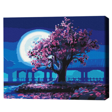 Pictură pe numere 40*50 сm (fără cutie) – Sakura în lumina lunii Setul include:• pânză de bumbac cu o diagramă numerotată a imaginii, pe o ramă de lemn• 3 perii de diferite grosimi• vopsele acrilice numerotate• monturi pentru fixare pe perete