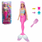 Кукла Barbie Dreamtopia «Русалка» Волшебная кукла-русалка Barbie очаровывает своими ультрадлинными розовыми волосами, которые можно расчесывать, укладывать и украшать снова и снова! В комплект входят аксессуары для создания причёсок, чтобы сделать игру ещё интереснее.Её образ дополняют морская диадема и корсет в виде ракушек — всё, чтобы создать сказочную атмосферу и вдохновить детей на волшебные приключения.Особенности: Длинные розовые волосы для укладок и творчества Аксессуары для волос в комплекте Волшебный образ с морской диадемой и украшенным лифом Поощряет сюжетную игру и развитие воображения Подходит для детей от 3 лет Кукла не умеет плавать и не стоит самостоятельно