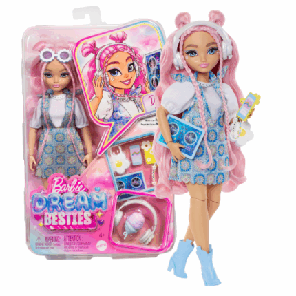 Кукла Barbie Dream Besties «Дейзи Джин» с аксессуарами Откройте для себя мир творчества и мечт вместе с куклой Barbie Dream Besties — Дейзи Джин! Она мечтает создать собственный музыкальный лейбл и выступать на крупнейших музыкальных фестивалях. В набор входят 9 тематических аксессуаров, включая наушники, DJ-планшет и смартфон — всё, что нужно для музыкального вдохновения!Кукла с длинными волнистыми розовыми волосами отлично подходит для причёсок и модных экспериментов. Игры с ней вдохновляют детей на реализацию своих мечтаний и творческий подход.Особенности: 	Тематика: музыка и творчество 	9 музыкальных аксессуаров — наушники, планшет диджея, телефон и др. 	Длинные розовые волнистые волосы — можно создавать прически 	Идеальна для сюжетных и вдохновляющих игр 	Подходит для детей от 4 лет 	Кукла не может стоять самостоятельно
