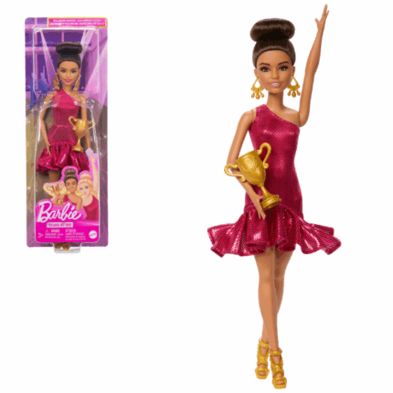 Кукла Barbie «Бальная танцовщица», с аксессуарами Покори танцпол вместе с куклой Barbie – Бальная танцовщица! В её образе сочетаются элегантность и блеск: блестящее красное платье с оборками, золотистые босоножки на ремешках, эффектные серьги и аккуратный пучок делают её настоящей звездой танцевального зала.С ней можно представить любой стиль — от танго до фокстрота. А прилагающийся трофей вдохновляет на победы и творческую игру!Особенности: 	Яркое платье с блёстками и оборками 	Золотистые туфли и серьги в тон 	Элегантная причёска в виде пучка 	В комплект входит трофей 	Развивает воображение и сюжетную игру 	Кукла не может стоять или танцевать без поддержки